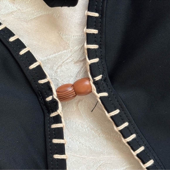 Shade & Shore Low Plunge Swimsuit. Size M 8-10 NWT - Picture 4 of 5